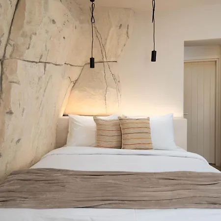 White Orchid Boutique Mesariá