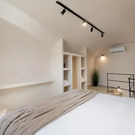 White Orchid Boutique Aparthotel Messaria (Santorini)